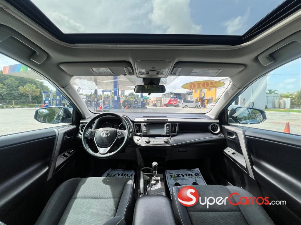 2016 Toyota RAV4 XLE PLUS — foto 10 / 11