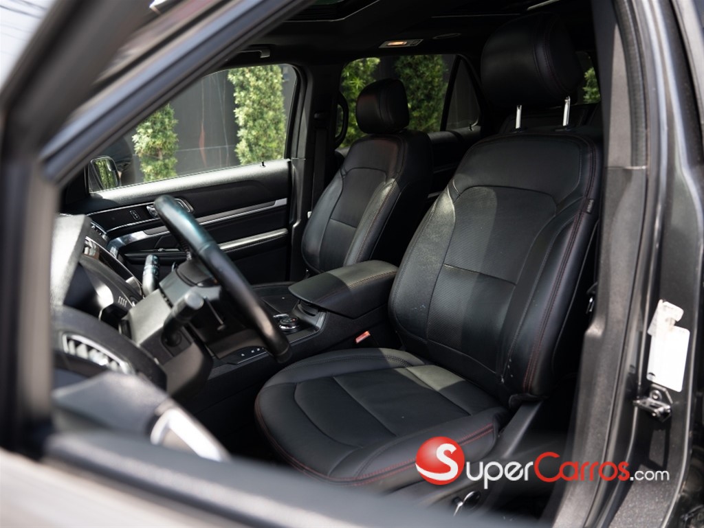 2016 Ford Explorer Sport — foto 8 / 12