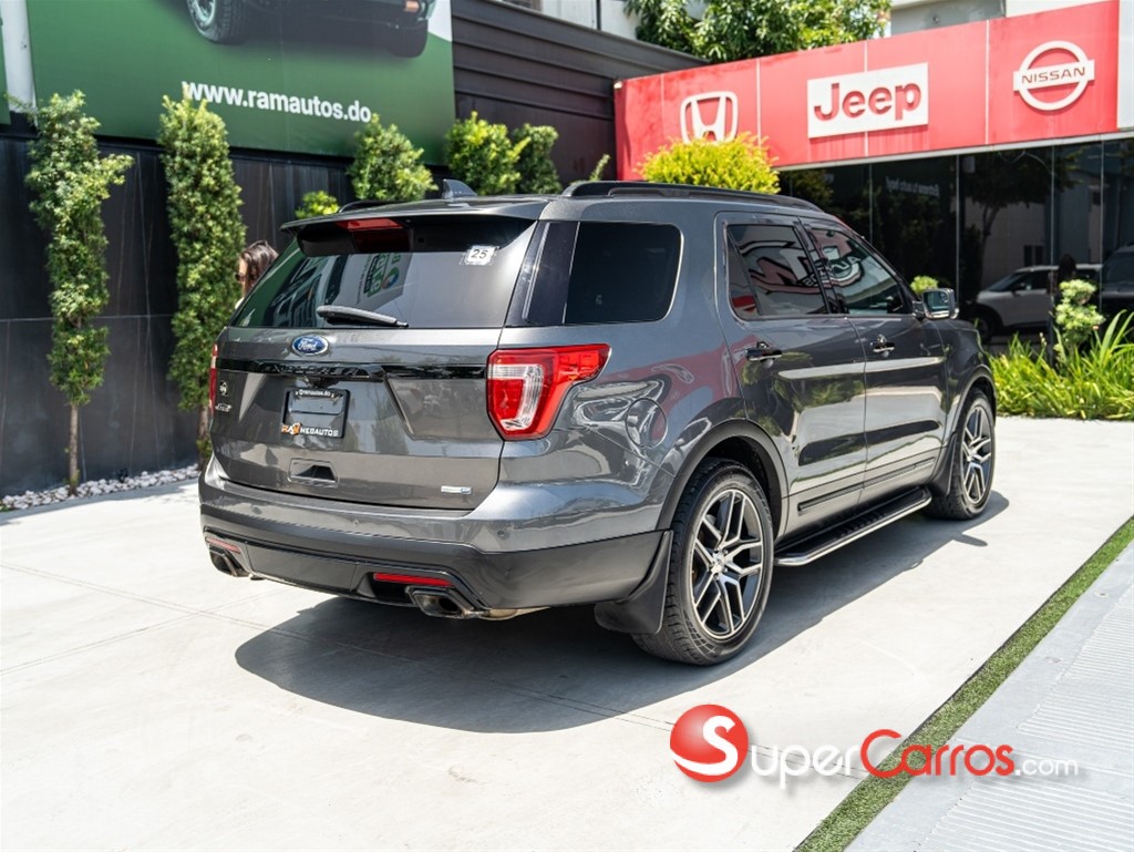 2016 Ford Explorer Sport — foto 10 / 12