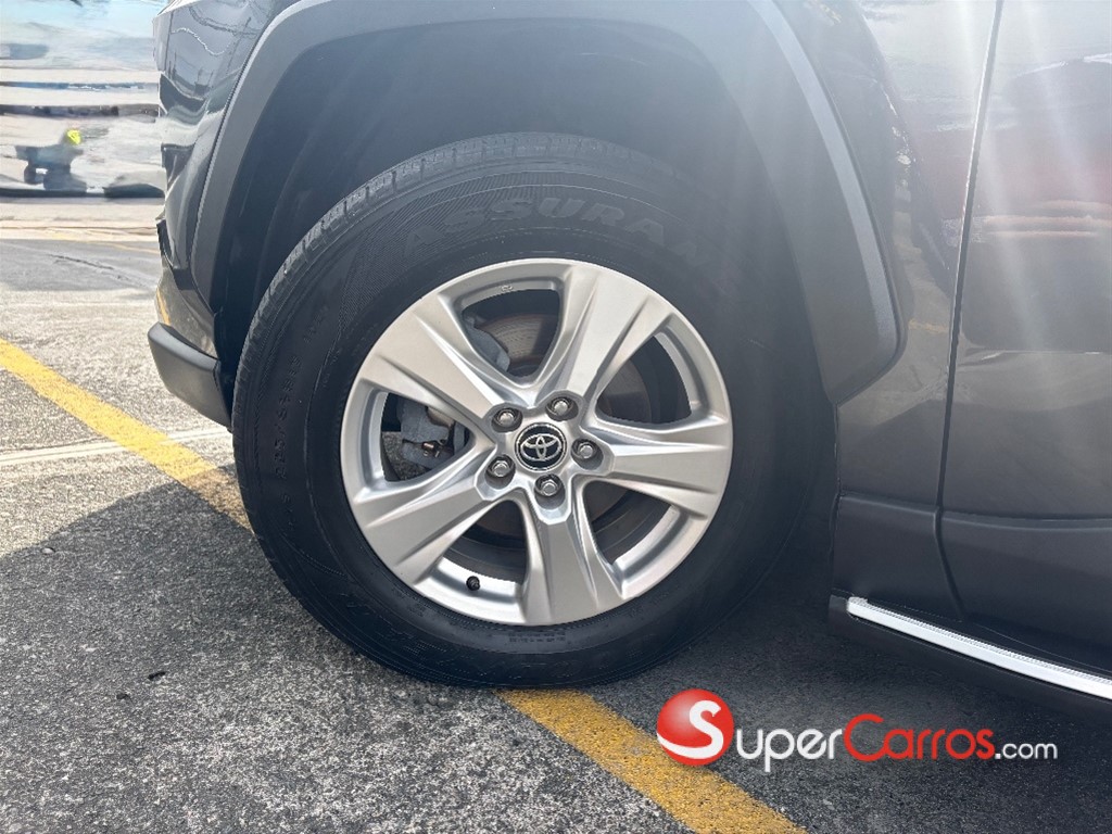 2020 Toyota RAV4 XLE — foto 4 / 10