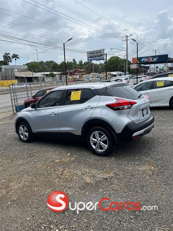 2020 Nissan Kicks — foto 5 / 10