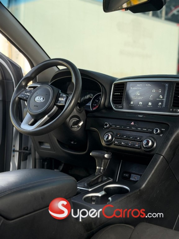 2021 Kia Sportage LX — foto 8 / 10