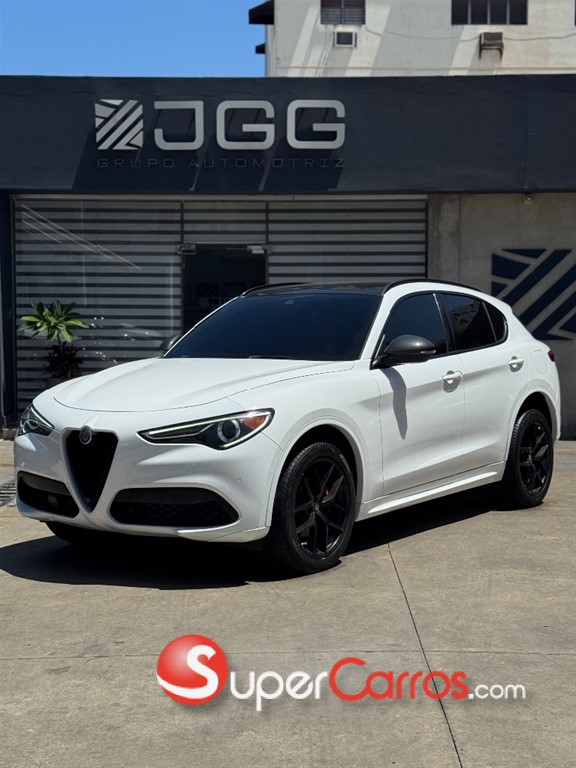2020 Alfa Romeo Stelvio — foto 2 / 7