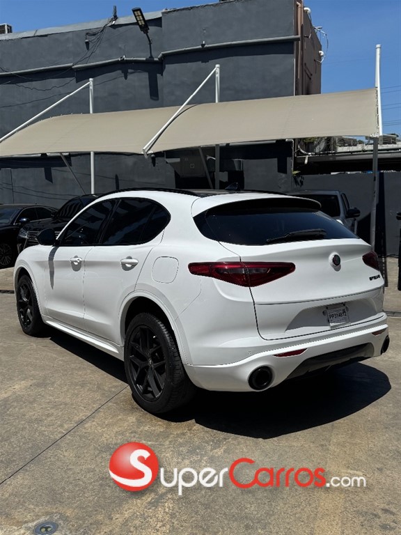 2020 Alfa Romeo Stelvio — foto 3 / 7