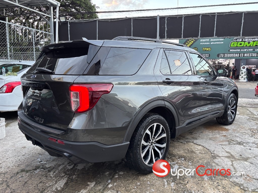 2020 Ford Explorer ST — foto 6 / 12