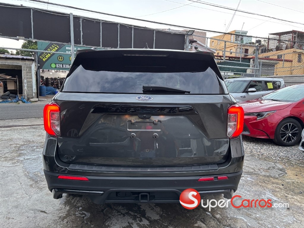 2020 Ford Explorer ST — foto 7 / 12