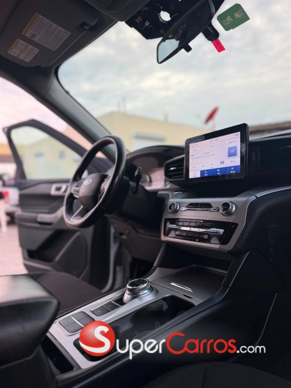 2022 Ford Explorer XLT — foto 8 / 11