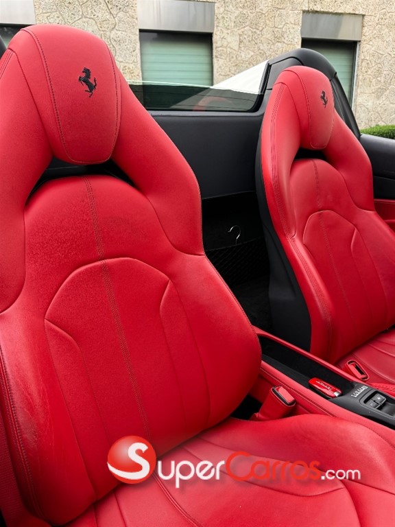 2022 Ferrari F8 Spider — foto 6 / 10