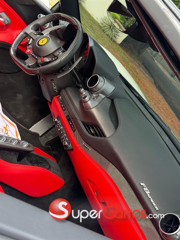 2022 Ferrari F8 Spider — foto 8 / 10