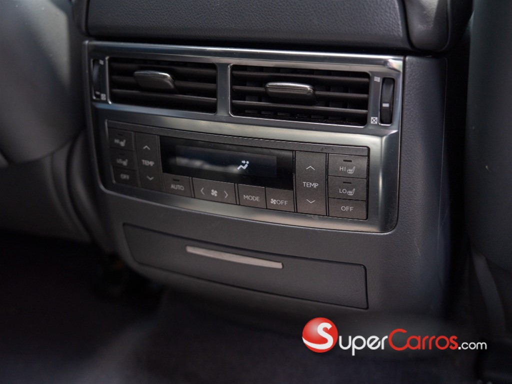 2009 Lexus LX 570 — foto 6 / 12