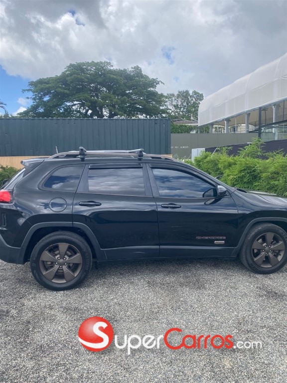 2016 Jeep Cherokee Latitude — foto 2 / 3