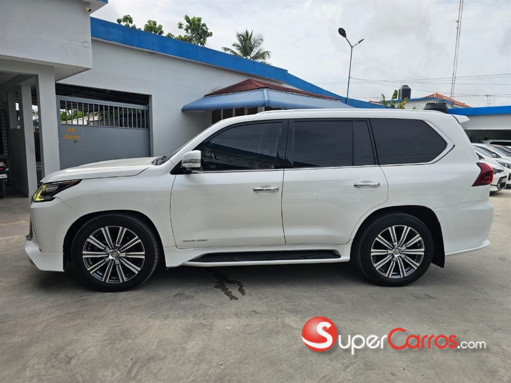 2016 Lexus LX 570 Sport — foto 8 / 8