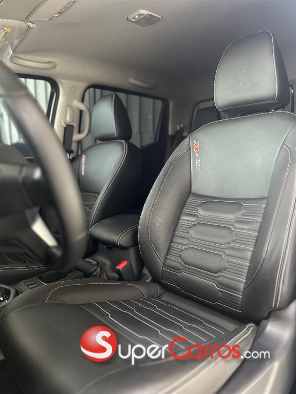 2025 Nissan Navara PRO X4 — foto 10 / 12