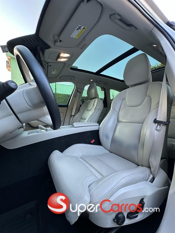 2022 Volvo XC60 — foto 7 / 12
