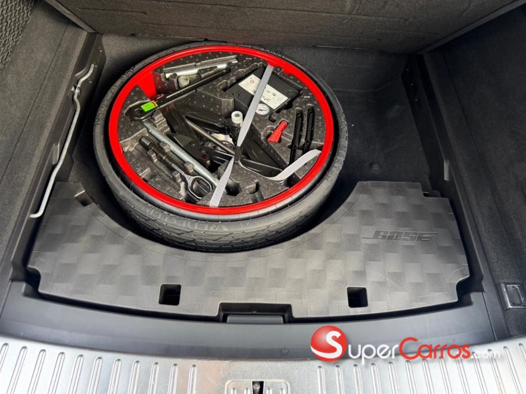 2019 Porsche Cayenne — foto 9 / 12