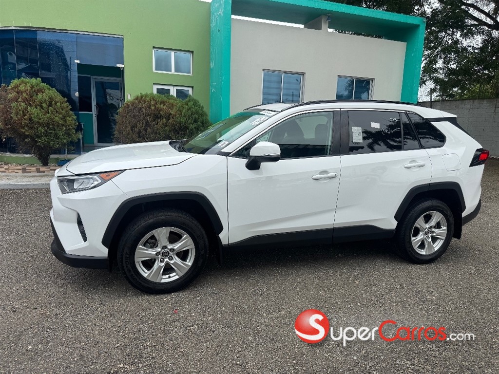 2021 Toyota RAV4 XLE — foto 4 / 11