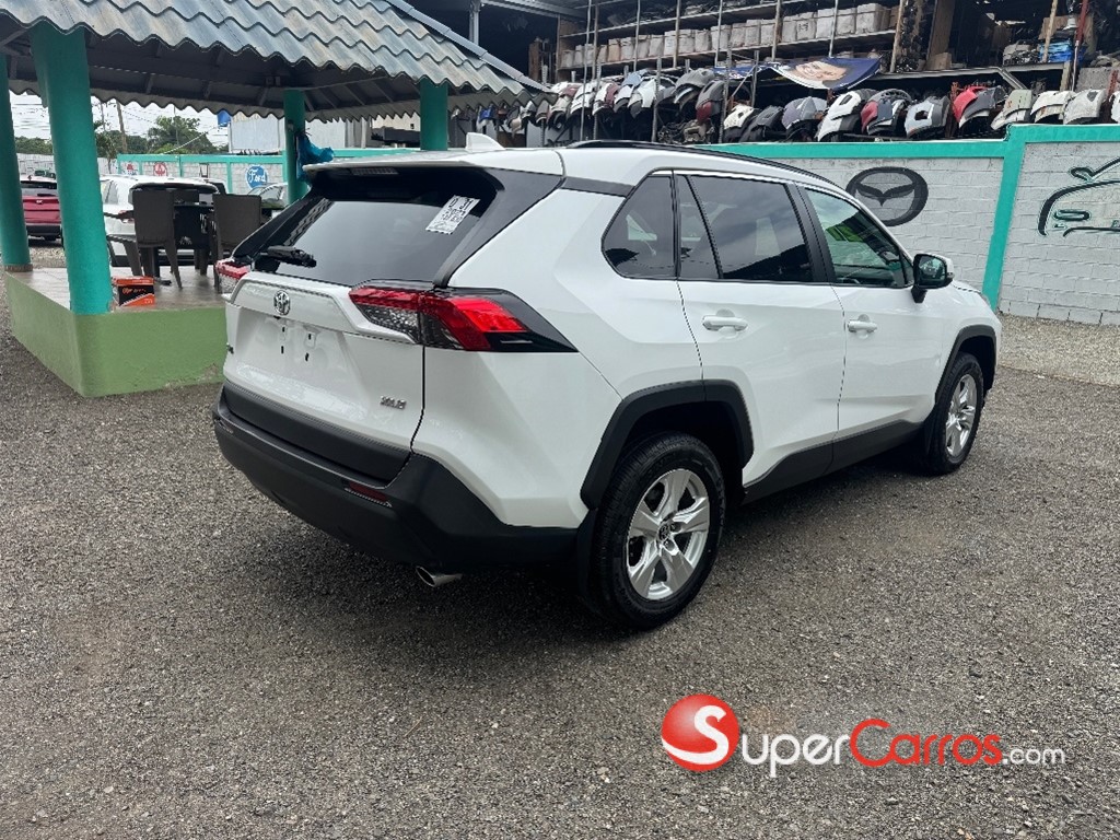 2021 Toyota RAV4 XLE — foto 7 / 11