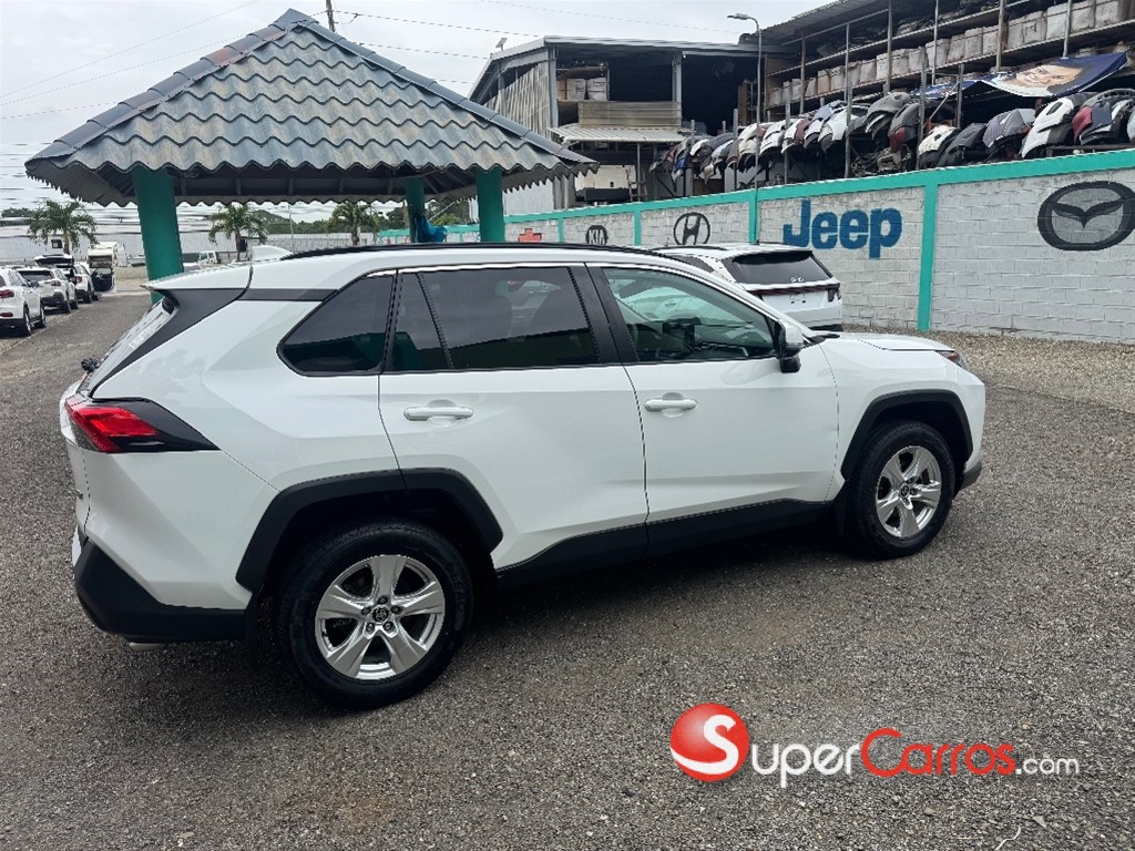 2021 Toyota RAV4 XLE — foto 8 / 11
