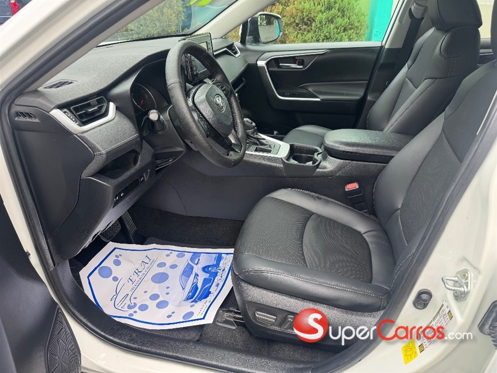 2021 Toyota RAV4 XLE — foto 9 / 11