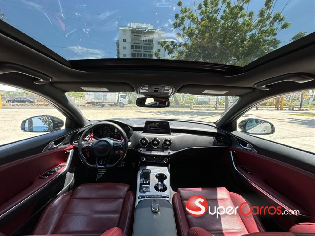 2019 Kia Stinger GT — foto 10 / 12