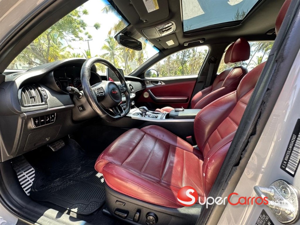 2019 Kia Stinger GT — foto 12 / 12