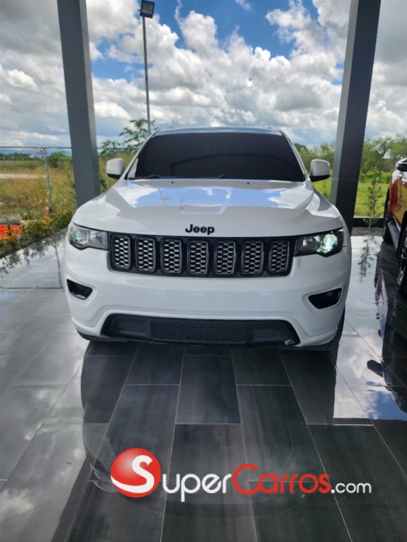 2020 Jeep Cherokee Altitude — foto 1 / 12