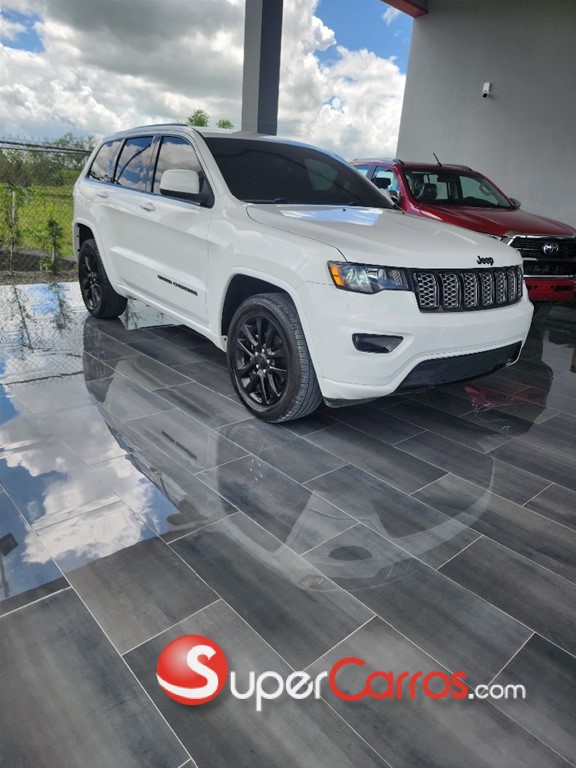 2020 Jeep Cherokee Altitude — foto 2 / 12