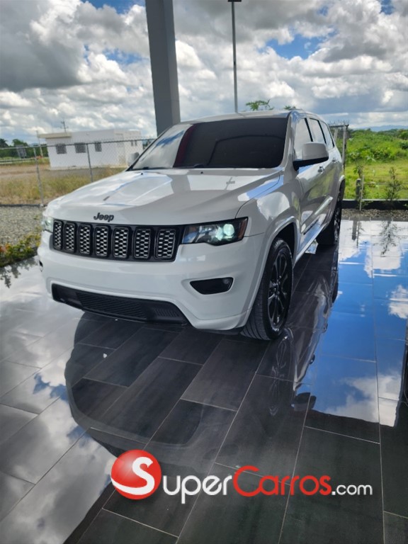 2020 Jeep Cherokee Altitude — foto 6 / 12