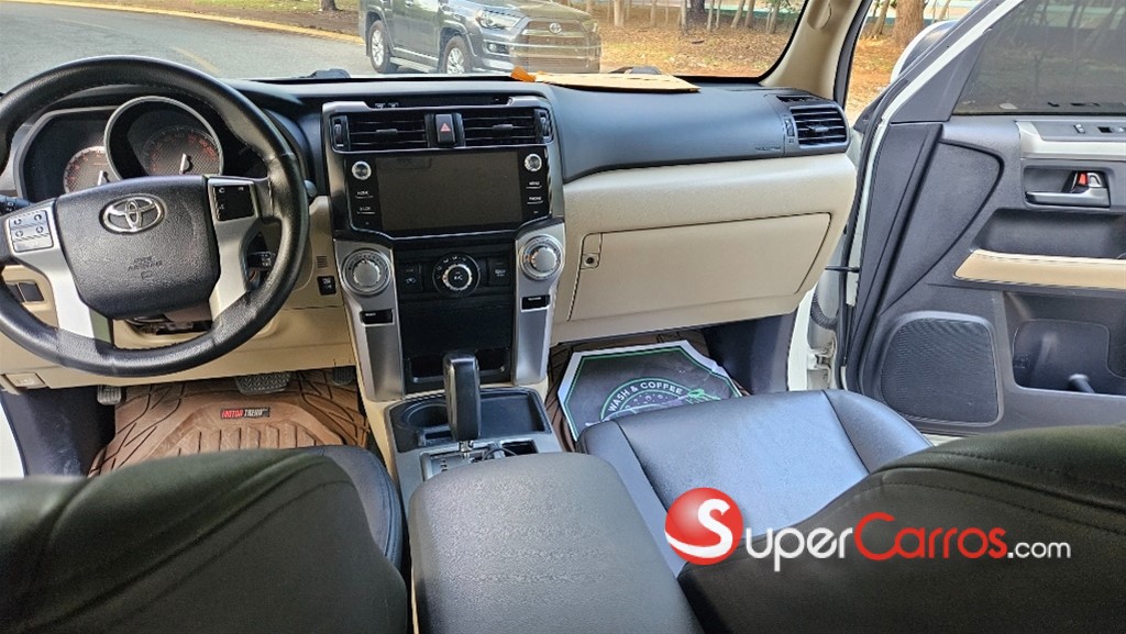 2013 Toyota 4 Runner — foto 9 / 12