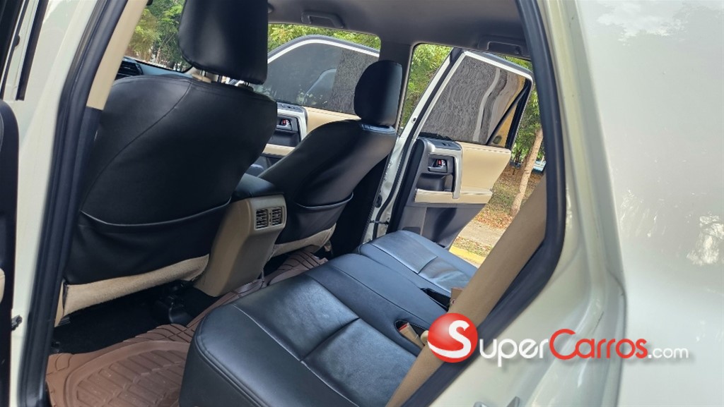 2013 Toyota 4 Runner — foto 11 / 12