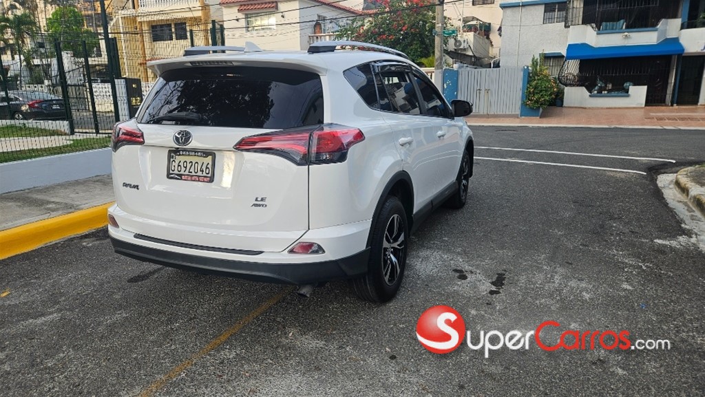 2018 Toyota RAV4 — foto 2 / 11