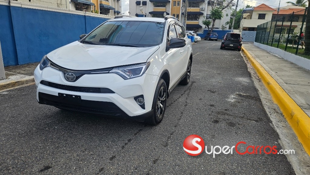 2018 Toyota RAV4 — foto 5 / 11