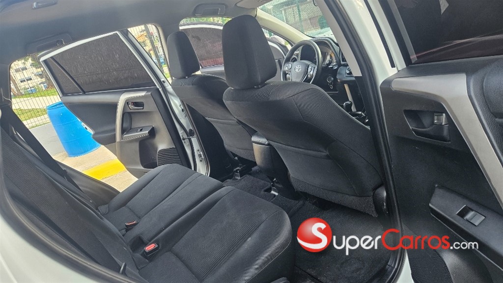 2018 Toyota RAV4 — foto 9 / 11