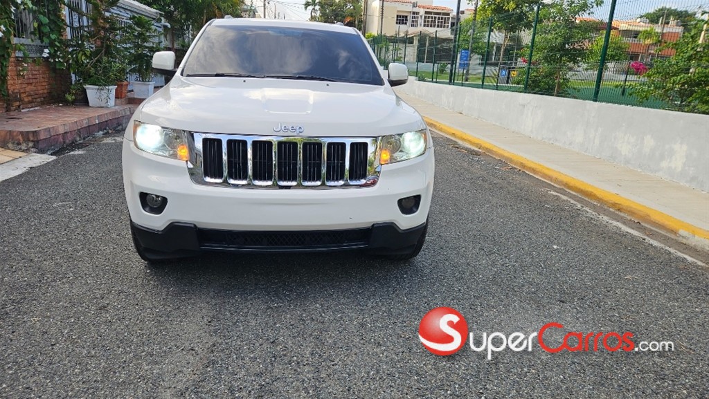 2011 Jeep Grand Cherokee — foto 2 / 12