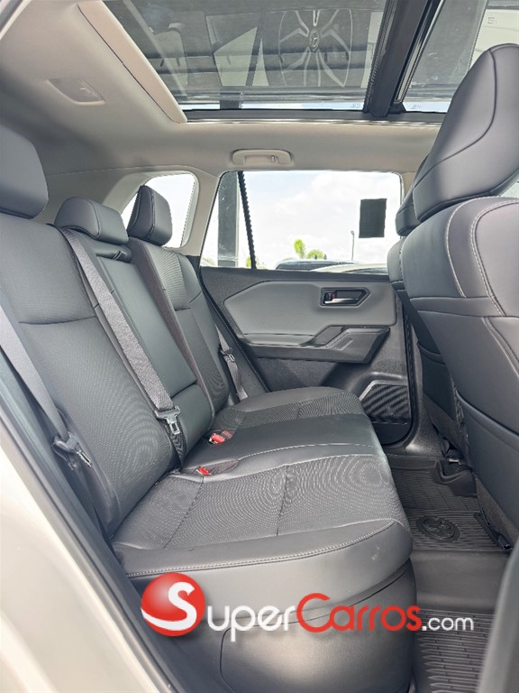 2026 Toyota RAV4 Limited Hybrid — foto 7 / 12