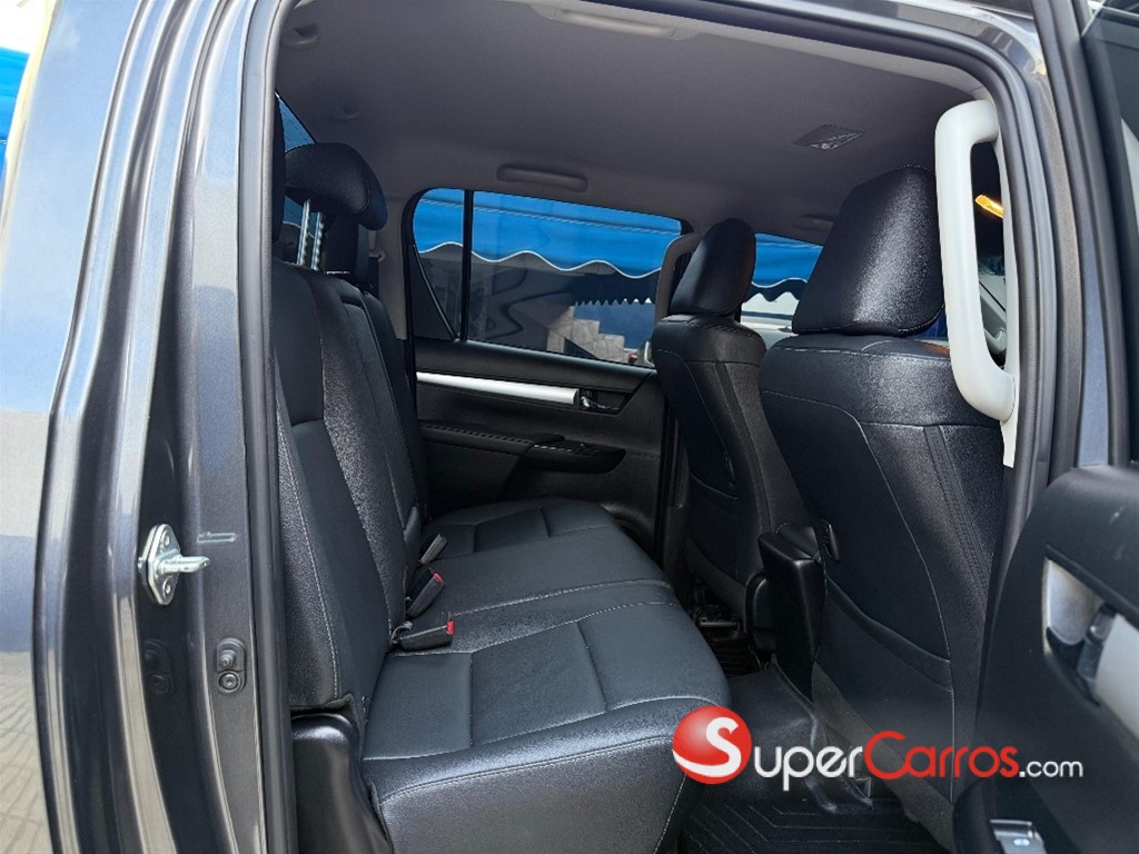 2023 Toyota Hilux Limited TSS — foto 8 / 9