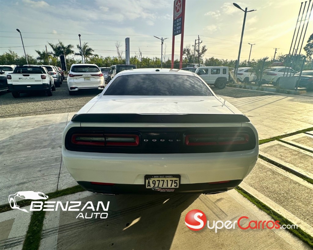 2018 Dodge Challenger SXT — foto 3 / 9