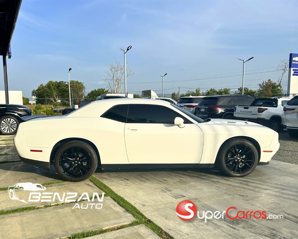 2018 Dodge Challenger SXT — foto 4 / 9