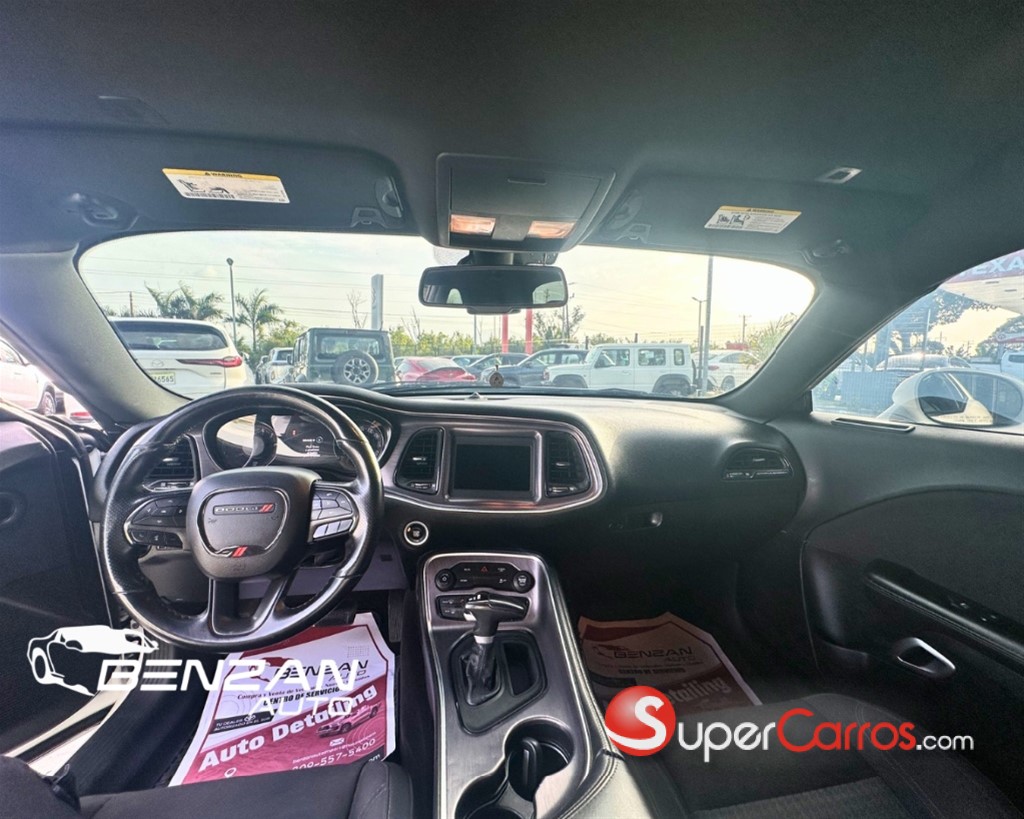 2018 Dodge Challenger SXT — foto 8 / 9