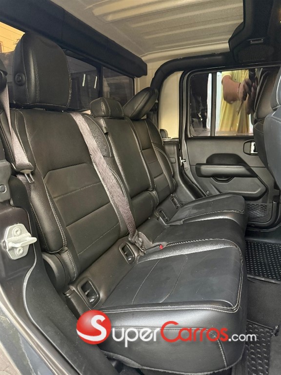 2020 Jeep Gladiator Overland — foto 8 / 10