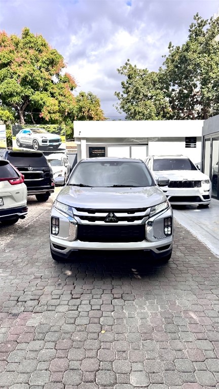 2020 Mitsubishi Motors Outlander Sport SE — foto 2 / 10