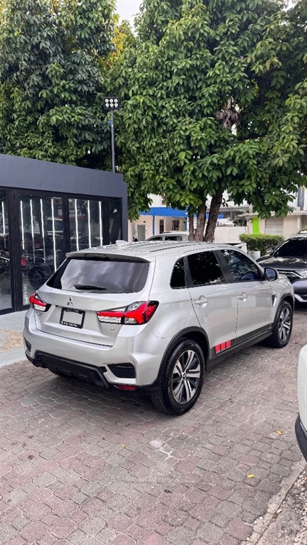 2020 Mitsubishi Motors Outlander Sport SE — foto 4 / 10