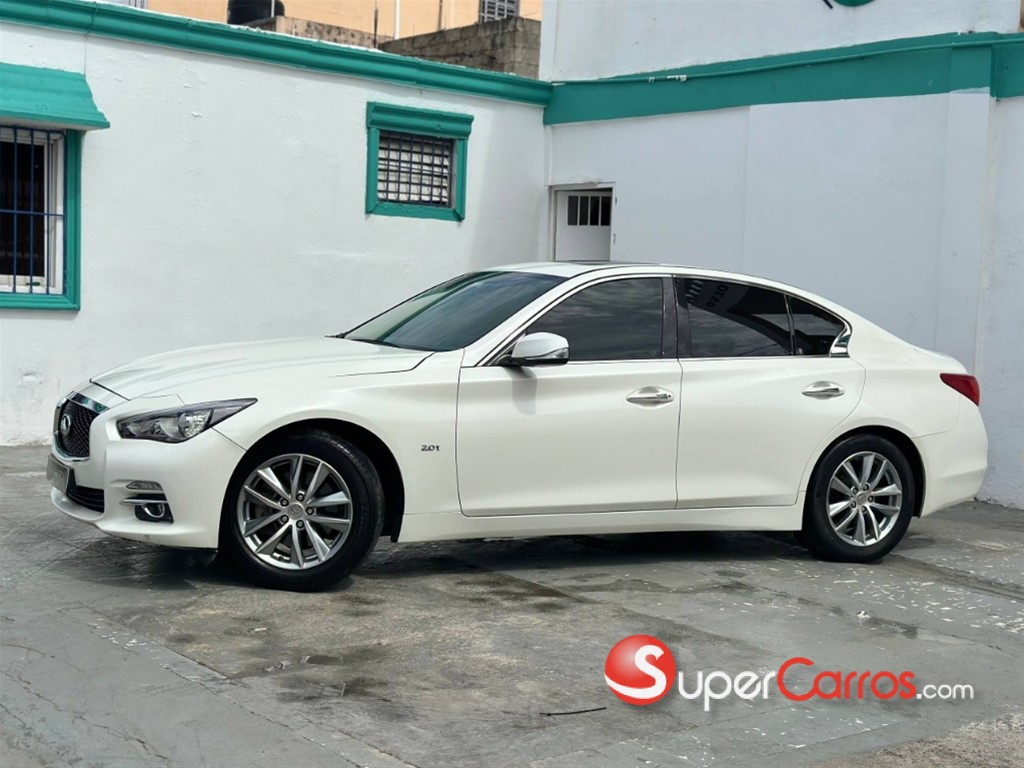 2017 Infiniti Q-50 — foto 2 / 11