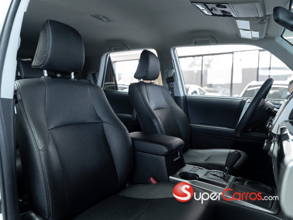 2024 Toyota 4 Runner SR5 — foto 2 / 12