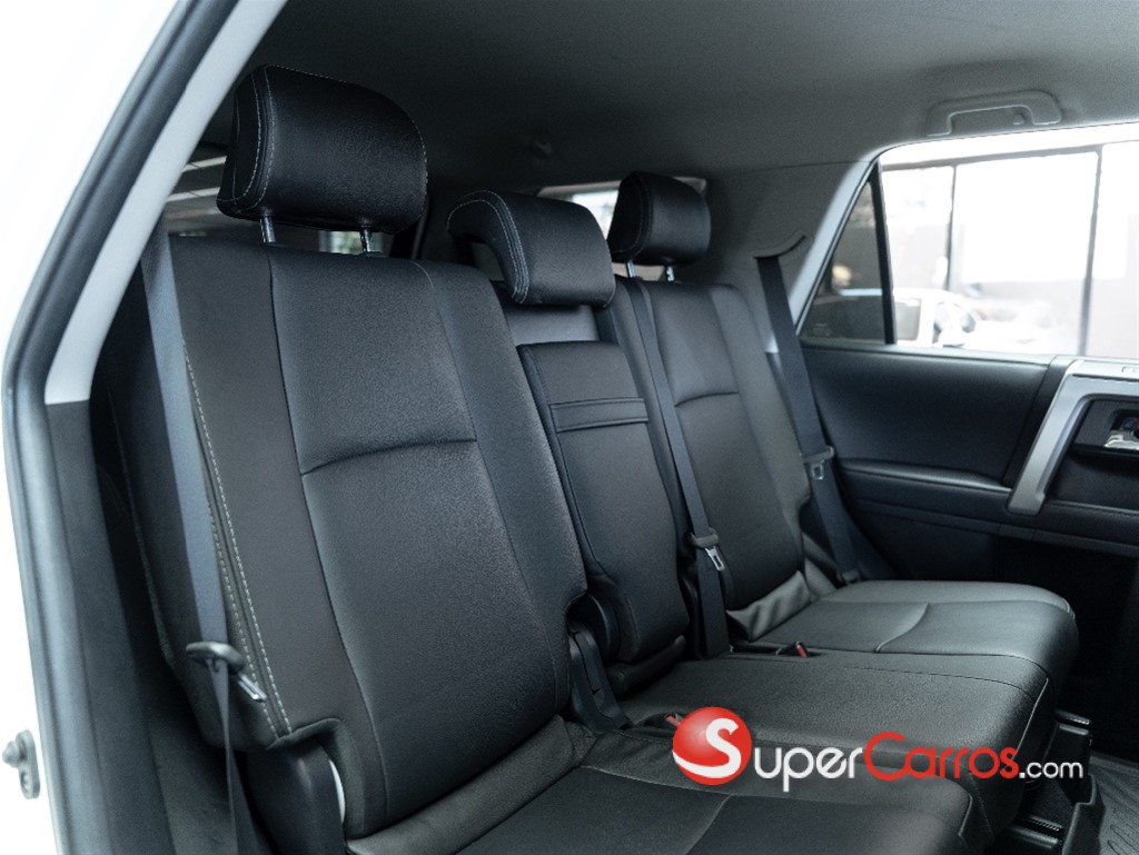 2024 Toyota 4 Runner SR5 — foto 7 / 12