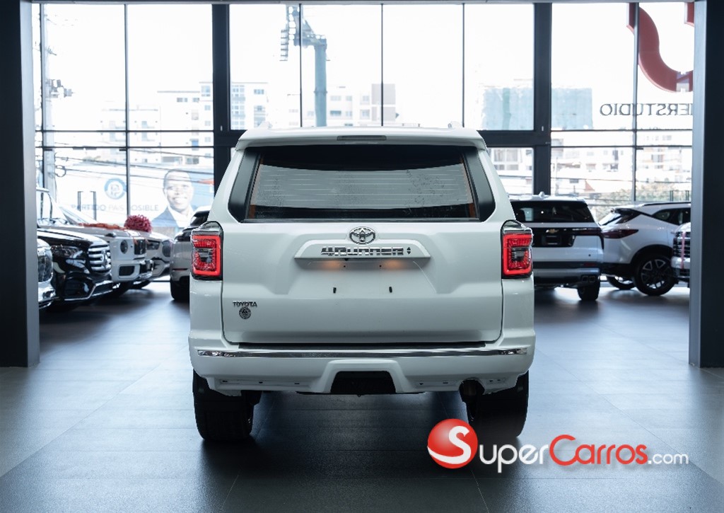 2024 Toyota 4 Runner SR5 — foto 8 / 12