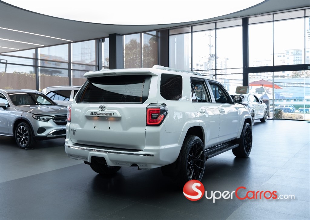 2024 Toyota 4 Runner SR5 — foto 10 / 12