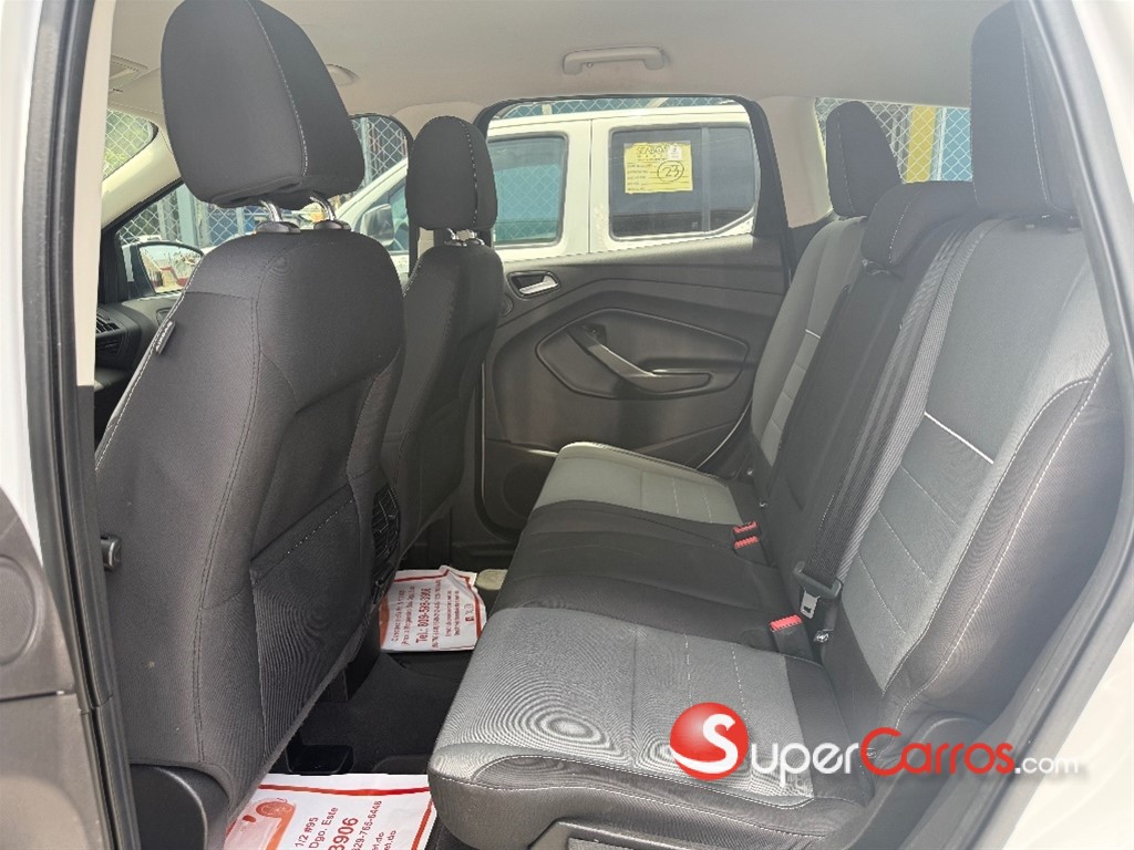 2015 Ford Escape SE — foto 8 / 12