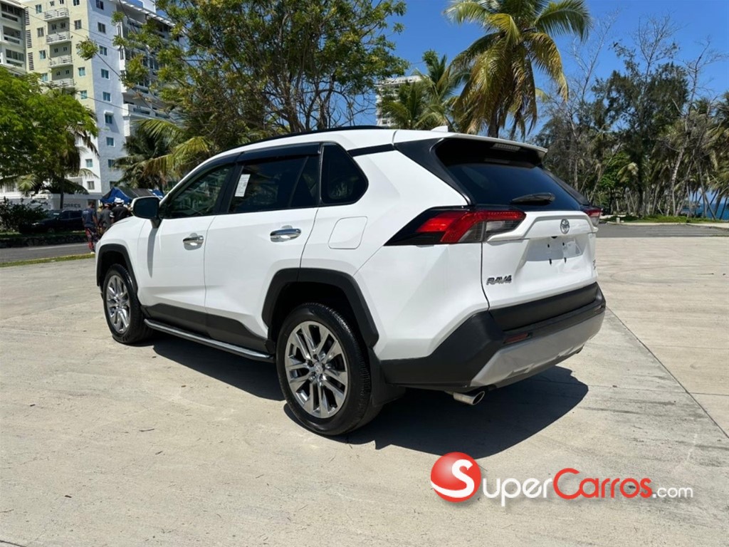 2022 Toyota RAV4 XLE — foto 4 / 12