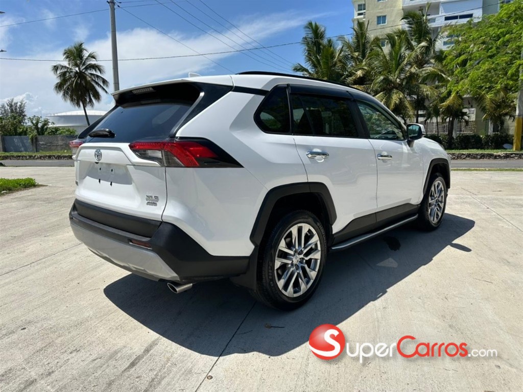 2022 Toyota RAV4 XLE — foto 5 / 12